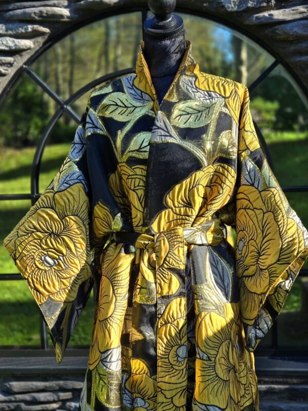 "kollane roos " kimono/mantel d 22/9 (jacguard kangas)