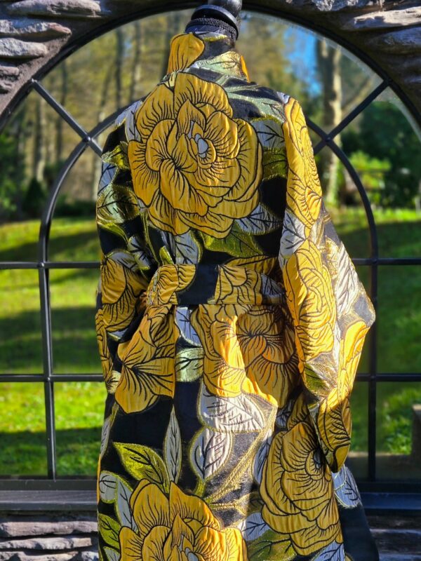 "kollane roos " kimono/mantel d 22/9 (jacguard kangas)