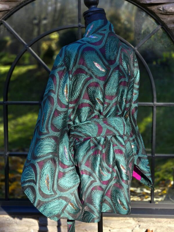 "roheline sulg" kimono d 4 lillakasroosal siidil