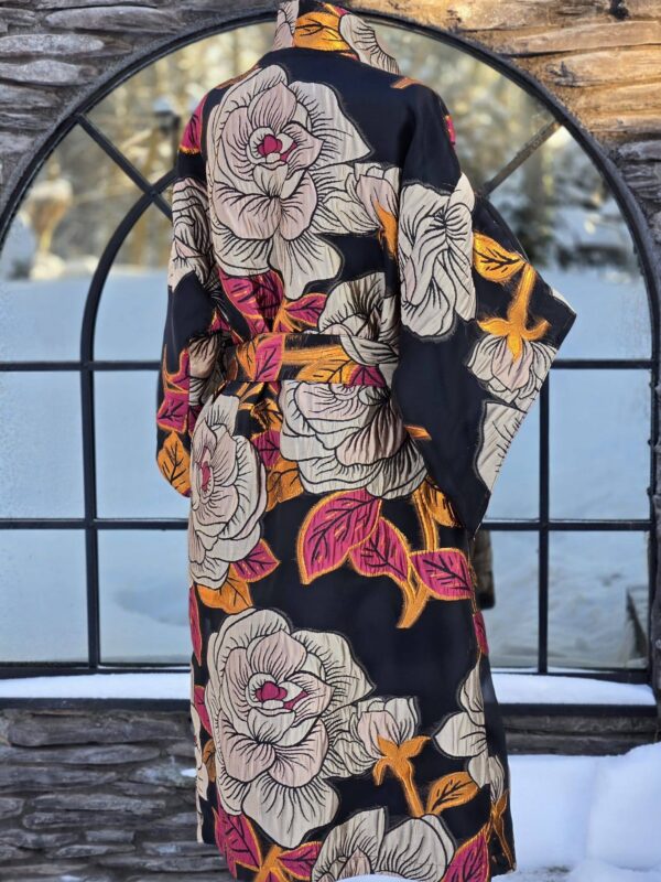 "valge roos " kimono/mantel d 22/9 (jacguard)