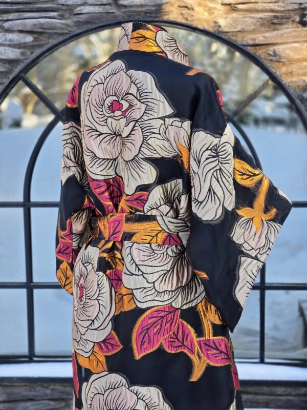 "valge roos " kimono/mantel d 22/9 (jacguard)