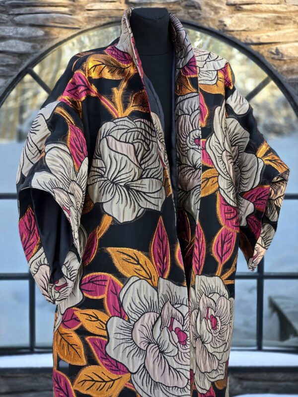 "valge roos " kimono/mantel d 22/9 (jacguard)