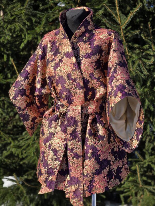 kimono d 14 "Õied sirelilillal (pikem nurgaga käis)