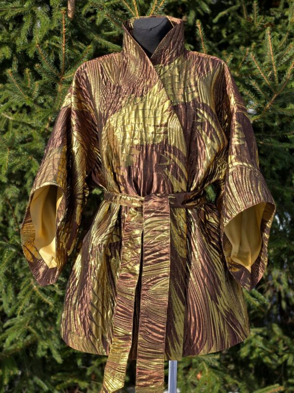 kimono d 14 "tiivad" pruunil (pikem nurgaga käis)