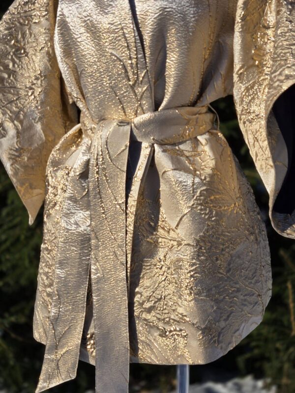 kimono d 14 "hõljuktaimed" kuldne/beež (pikem nurgaga käis)