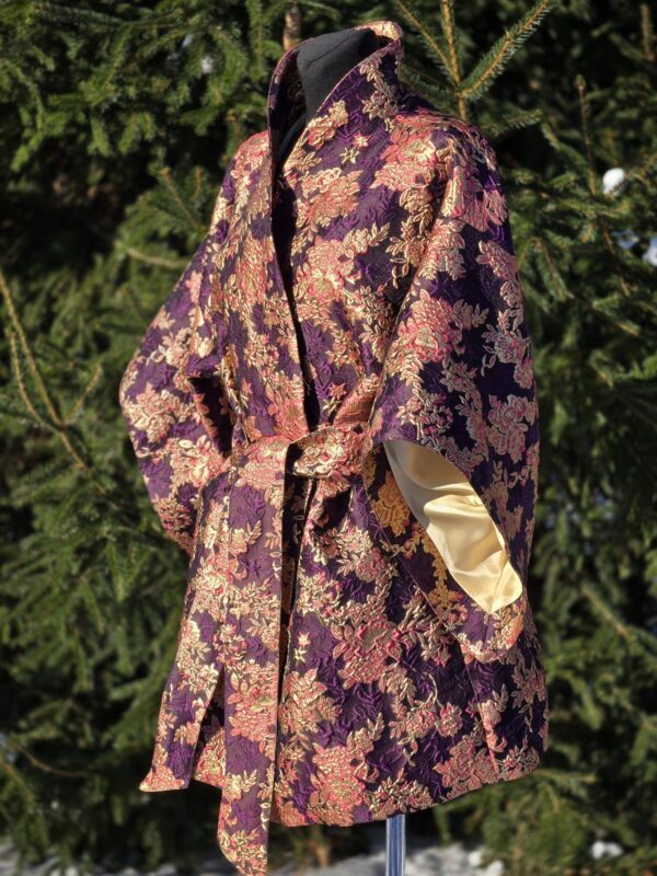 kimono d 14 "Õied sirelilillal (pikem nurgaga käis)