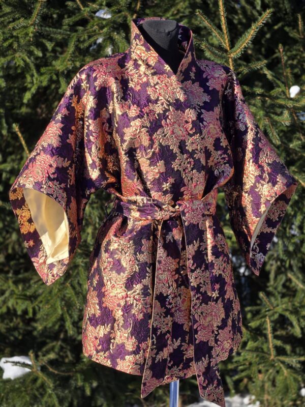 kimono d 14 "Õied sirelilillal (pikem nurgaga käis)